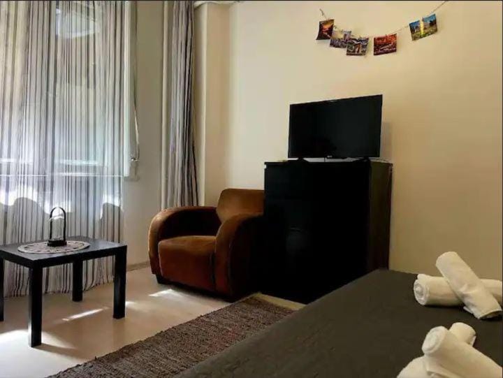 The Perfect Location Studio! Apartment in Bucharest