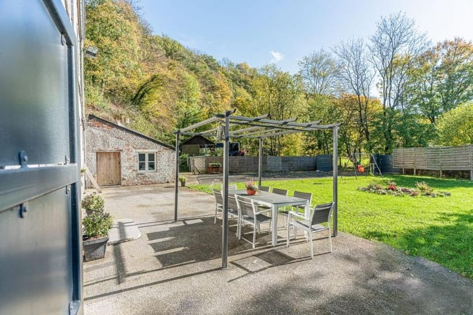 Patio, Garden, Dining area, Garden view