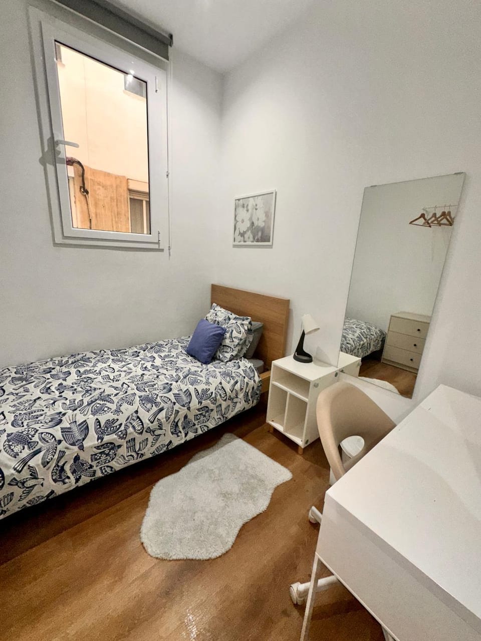 Habitación 2 Ronda Sant Pau Vacation rental in Barcelona