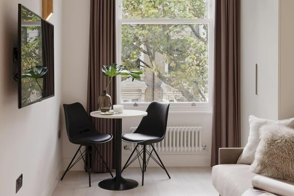 Private studio in calm and beautiful street. Apartment in City of Westminster