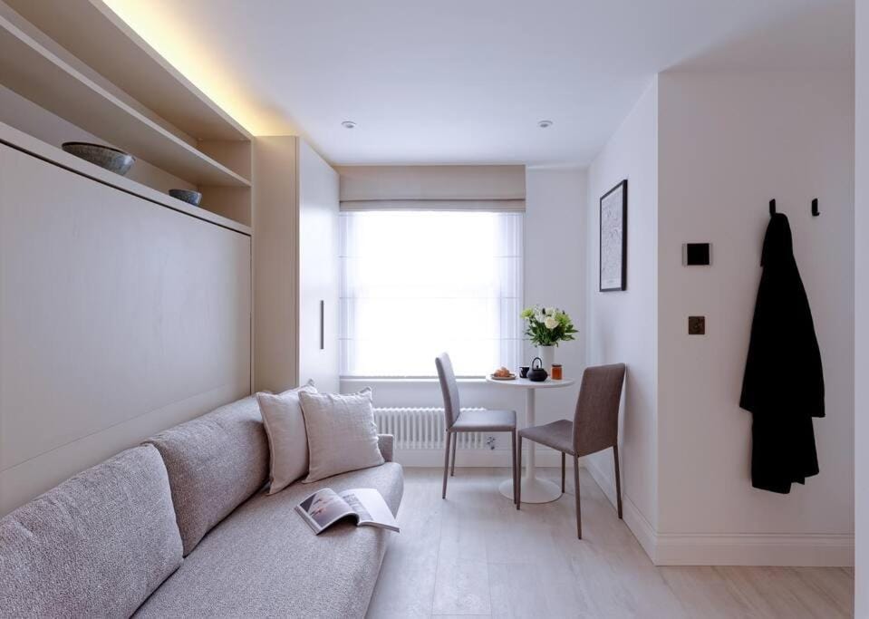 Bright micro studio in Notting Hill-4th floor House in City of Westminster