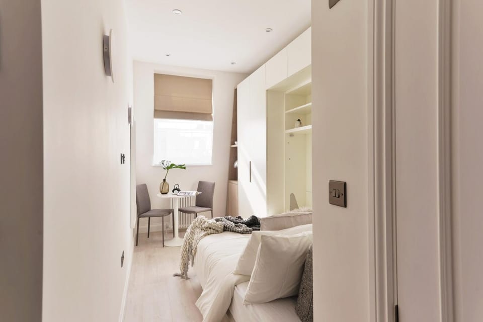 Lovely Micro studio -4th floor- Notting Hill Gate. Apartment in City of Westminster