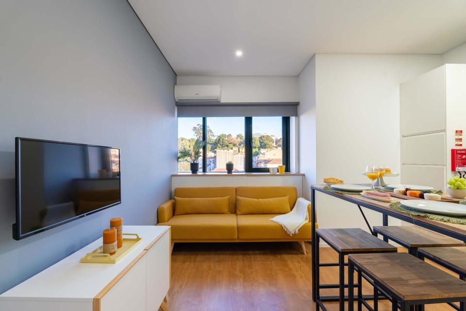 TV and multimedia, Kitchen or kitchenette, Living room, Dining area