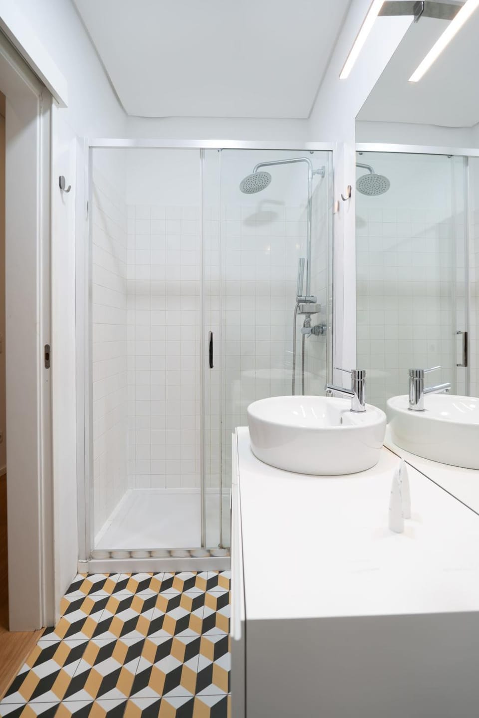 Shower, Bathroom, towels