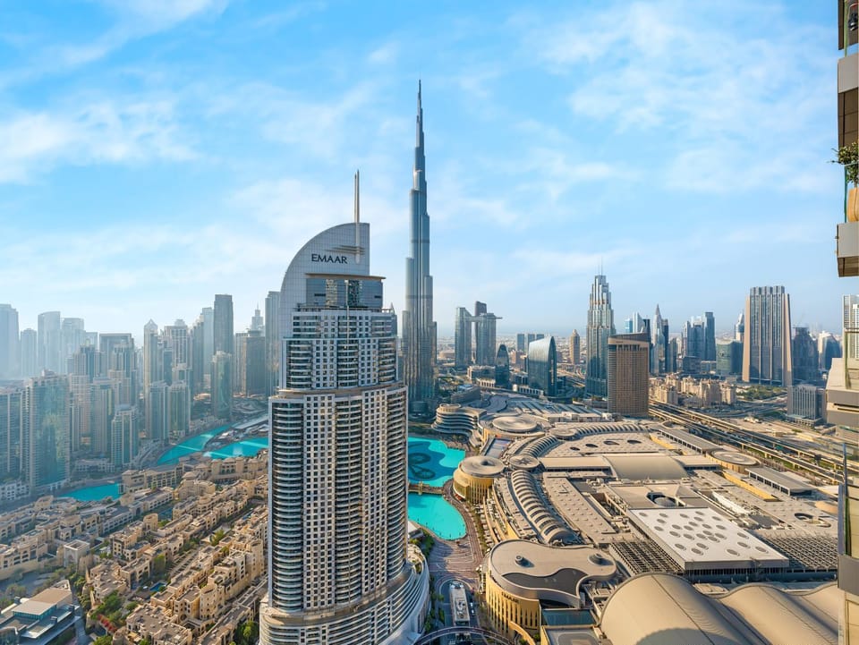 Property building, Nearby landmark, Day, Neighbourhood, Bird's eye view, City view