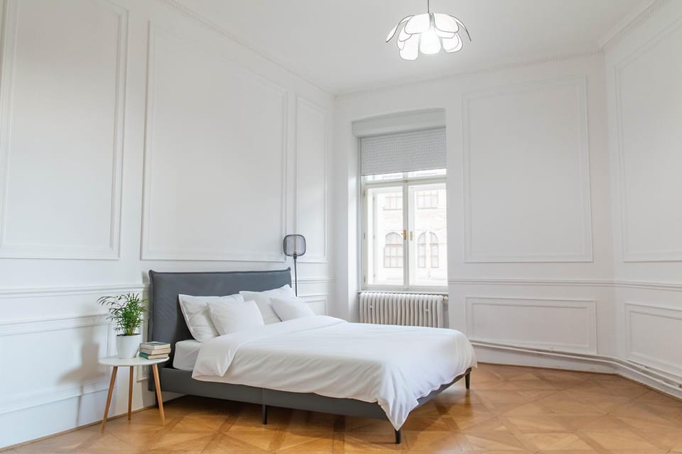 Bed, Photo of the whole room, Bedroom