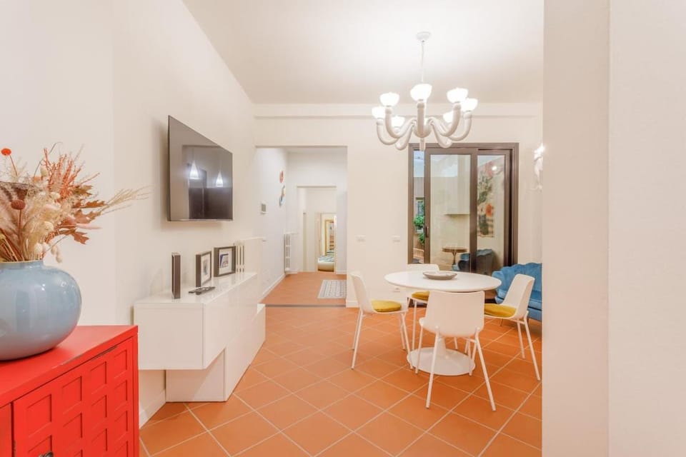 TV and multimedia, Living room, Dining area