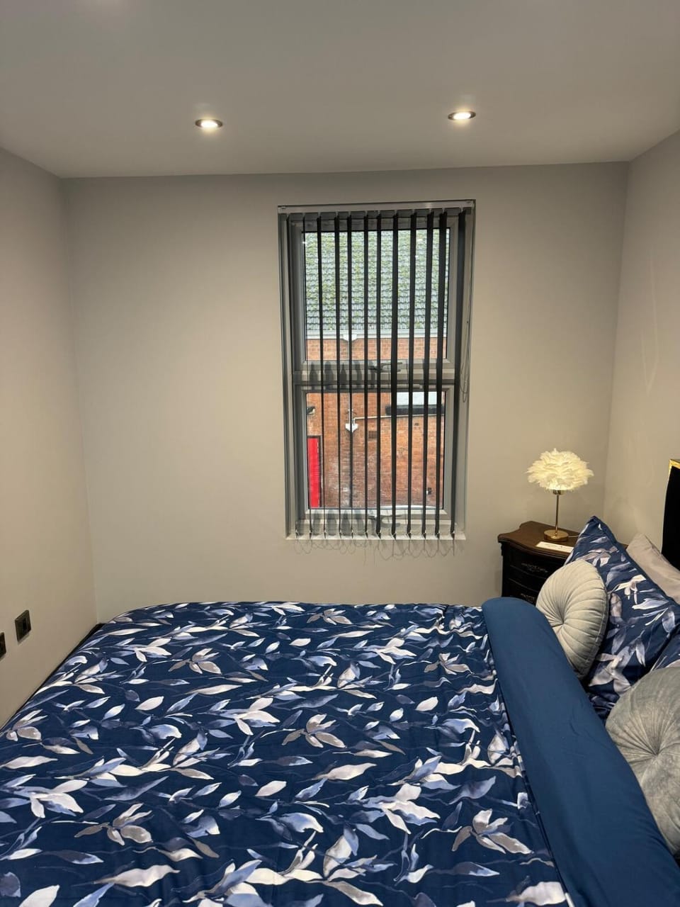 Marble Black Deluxe Apartment in Gloucester