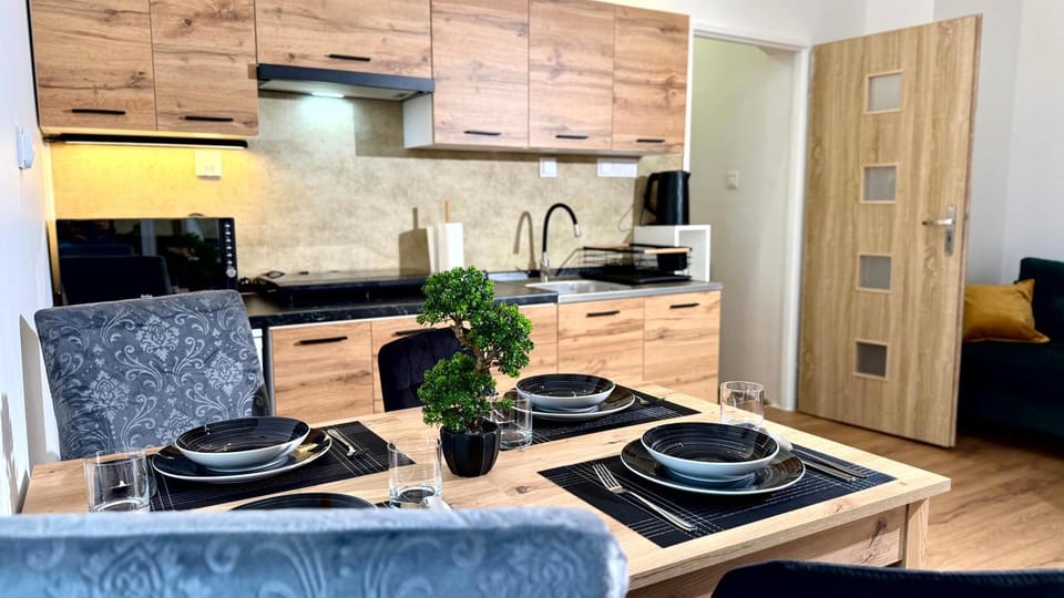 Kitchen or kitchenette, oven, stove