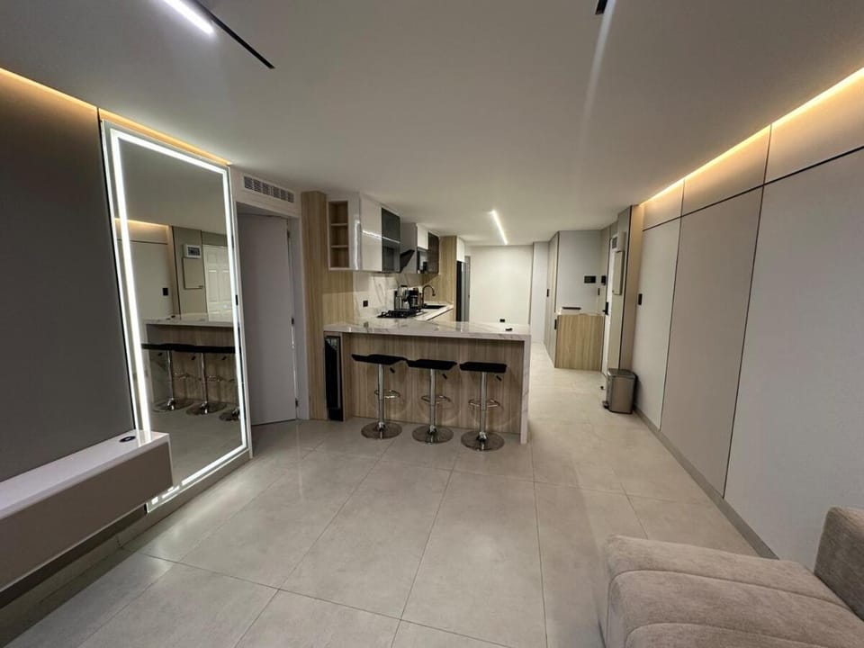 Kitchen or kitchenette, Dining area, dishwasher, minibar, oven, pet friendly