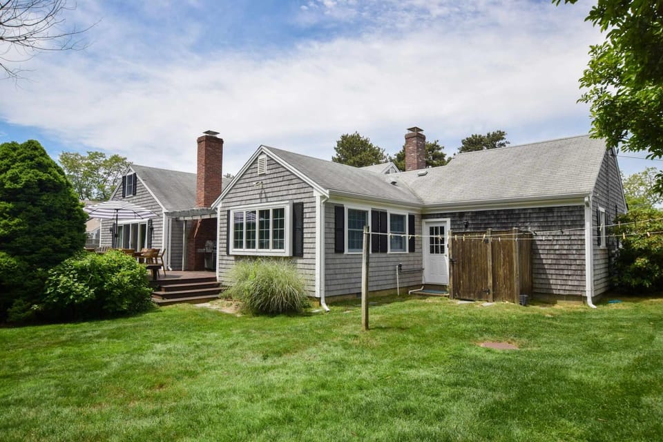 Steps to Bayside Beach Central AC Large Backyard House in Brewster