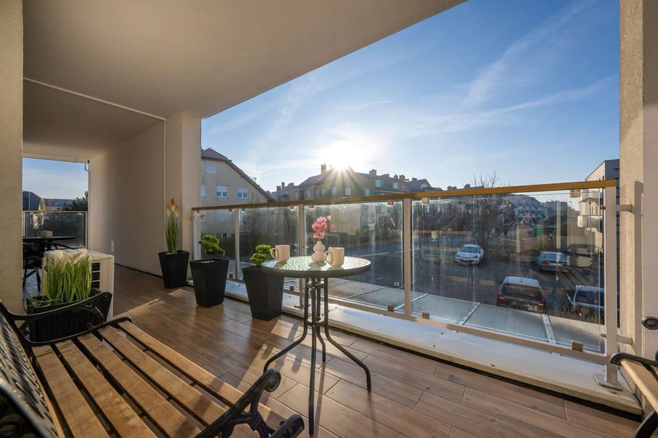 Day, Balcony/Terrace