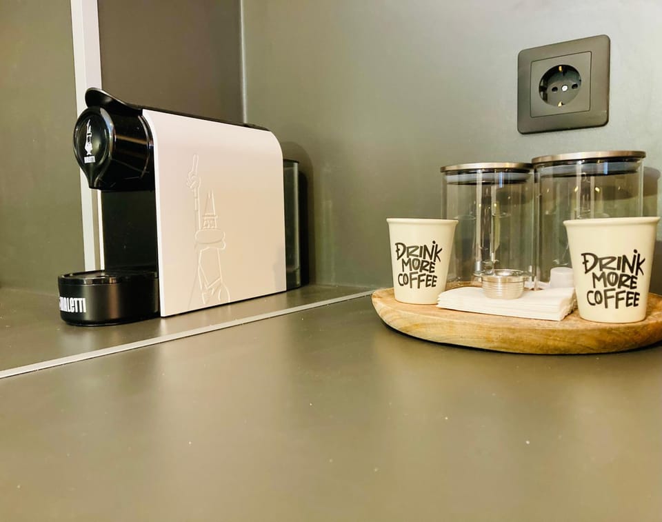 Coffee/tea facilities, Kitchen or kitchenette