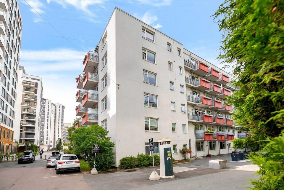 Spacious room in Majorstuen central Oslo by subway Vacation rental in Oslo