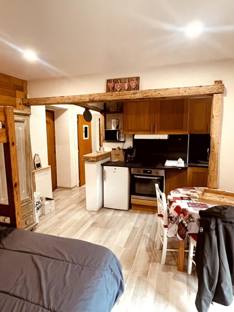 Kitchen or kitchenette, Living room, Dining area, minibar, oven, pet friendly, stove