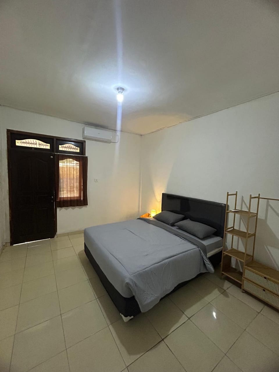 Tree Mango Homestay Room 1 Vacation rental in Bali