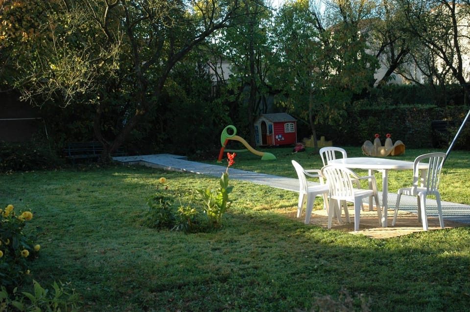 Garden, sunbed