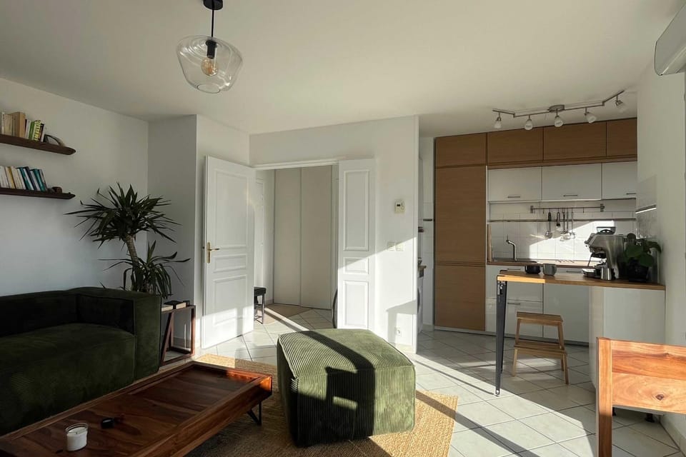 Premium apartment with views of Lyon Apartment in Villeurbanne