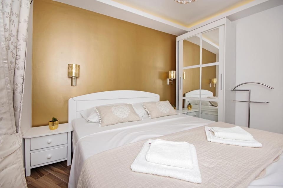 Bed, Decorative detail, Bedroom