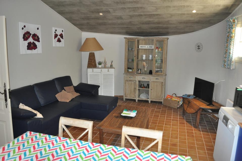 TV and multimedia, Living room, Dining area