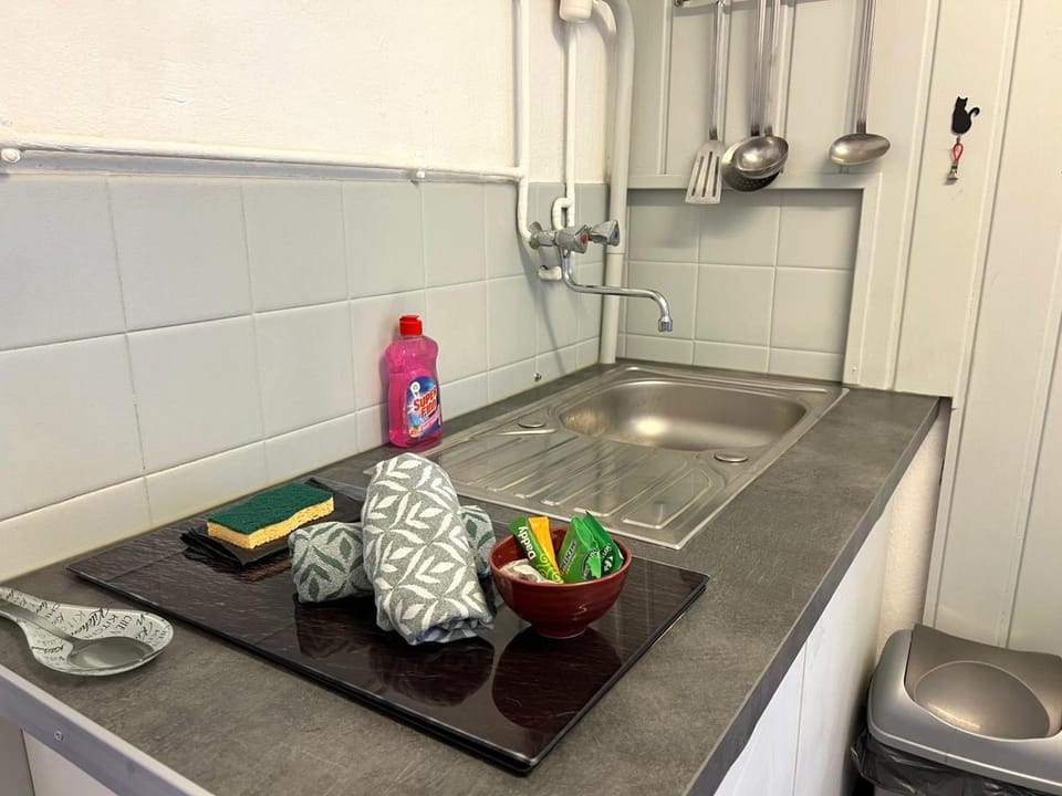 Kitchen or kitchenette, stove