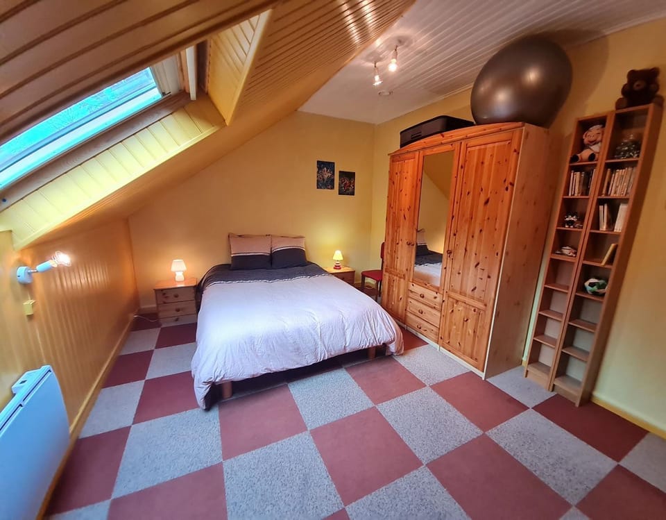 Bed, Photo of the whole room, Bedroom, wardrobe