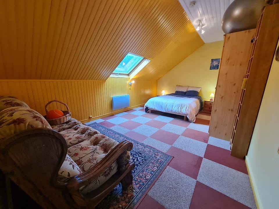 Bed, Photo of the whole room, Bedroom