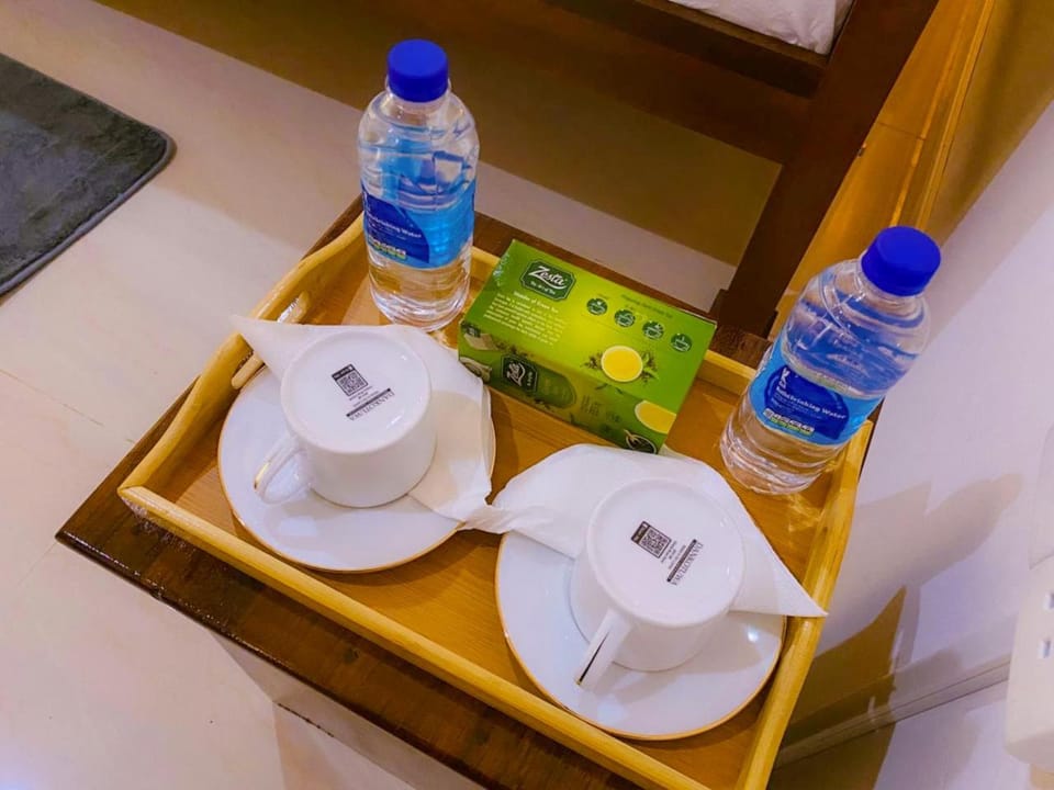 Coffee/tea facilities, Food, Drinks