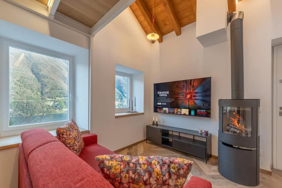 Oakwood - Chalet with Breathtaking Lake views House in Laglio