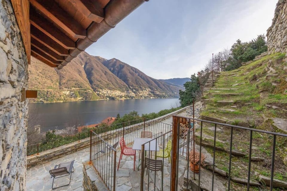 Oakwood - Chalet with Breathtaking Lake views House in Laglio