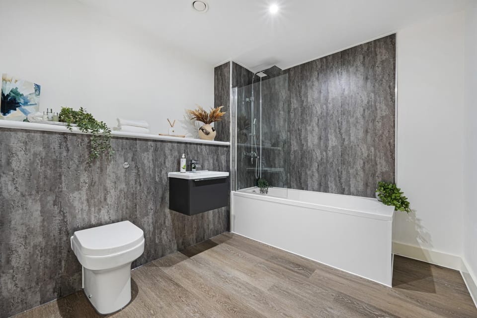Shower, Toilet, Bathroom, Bath