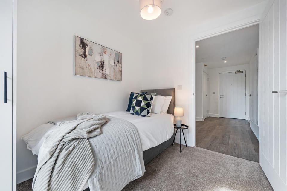 Bed, Photo of the whole room, Bedroom, wardrobe