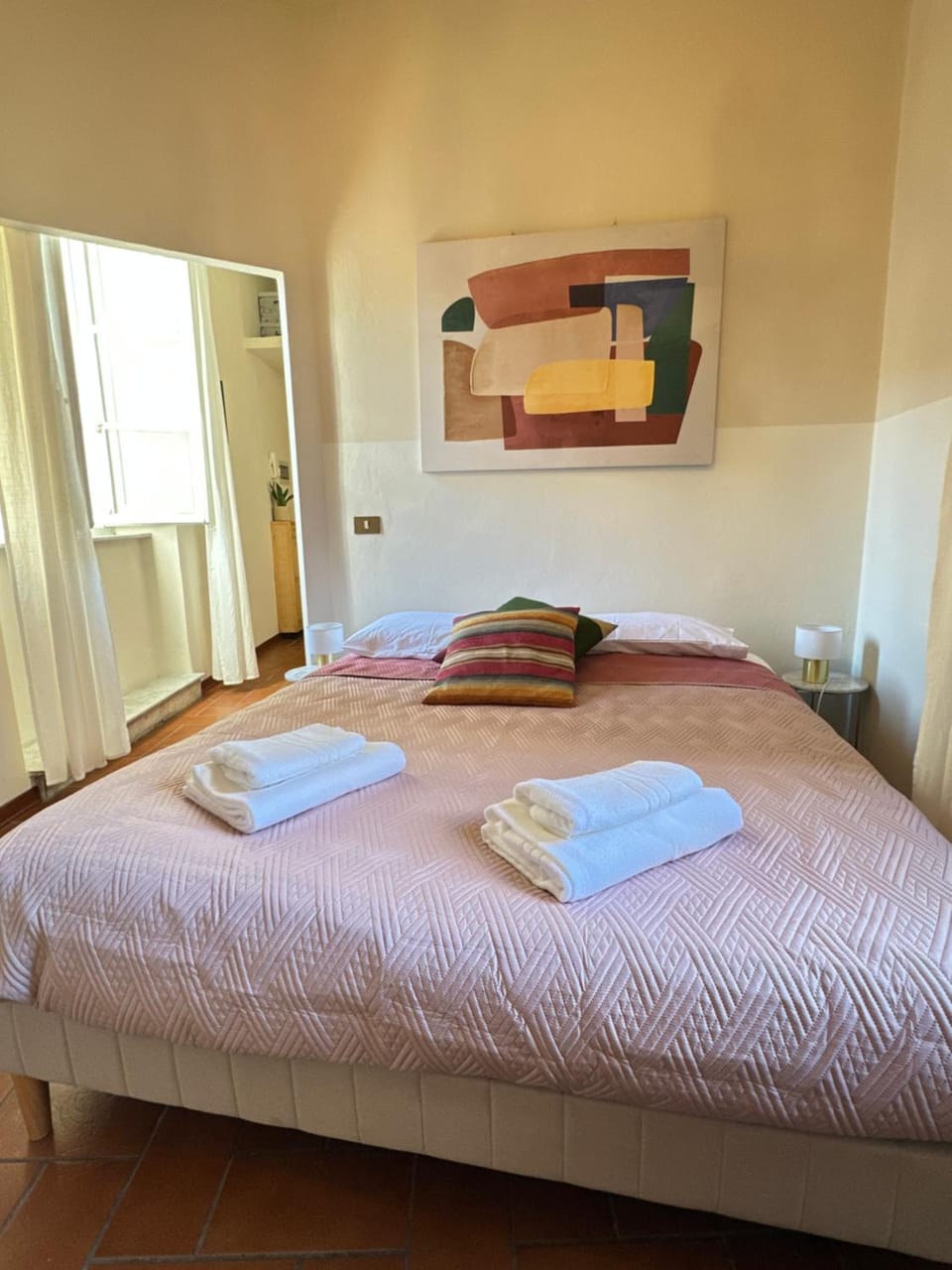 Bed, Photo of the whole room, Bedroom, towels