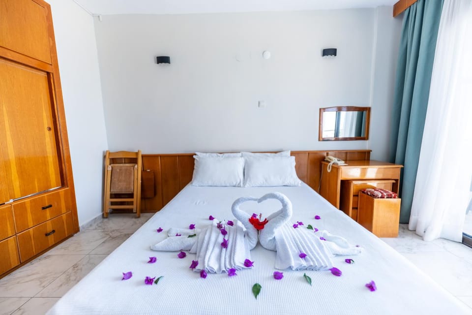 Bed, Photo of the whole room, Bedroom, towels, wardrobe