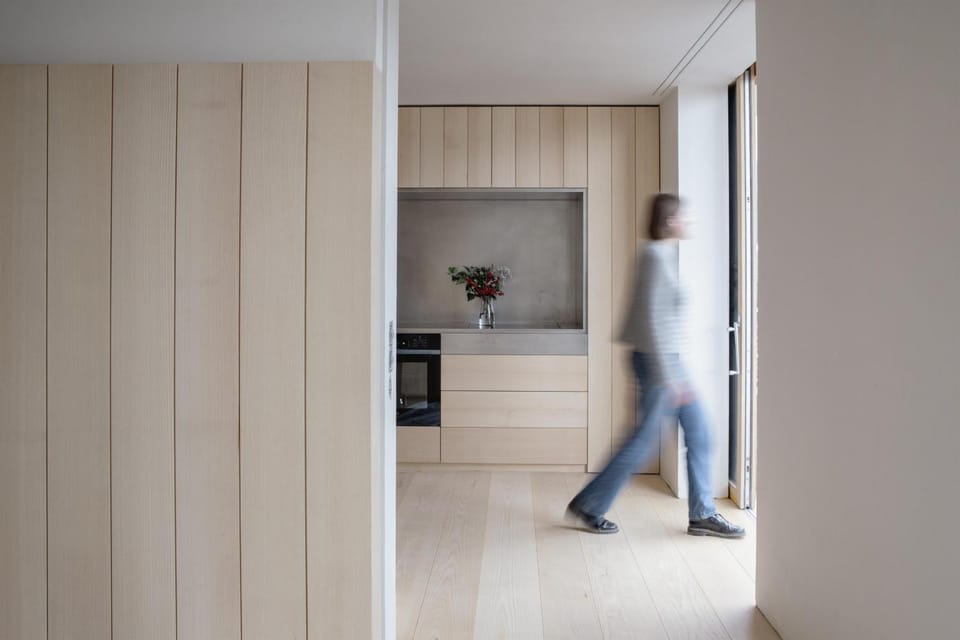 Photo of the whole room, kitchen