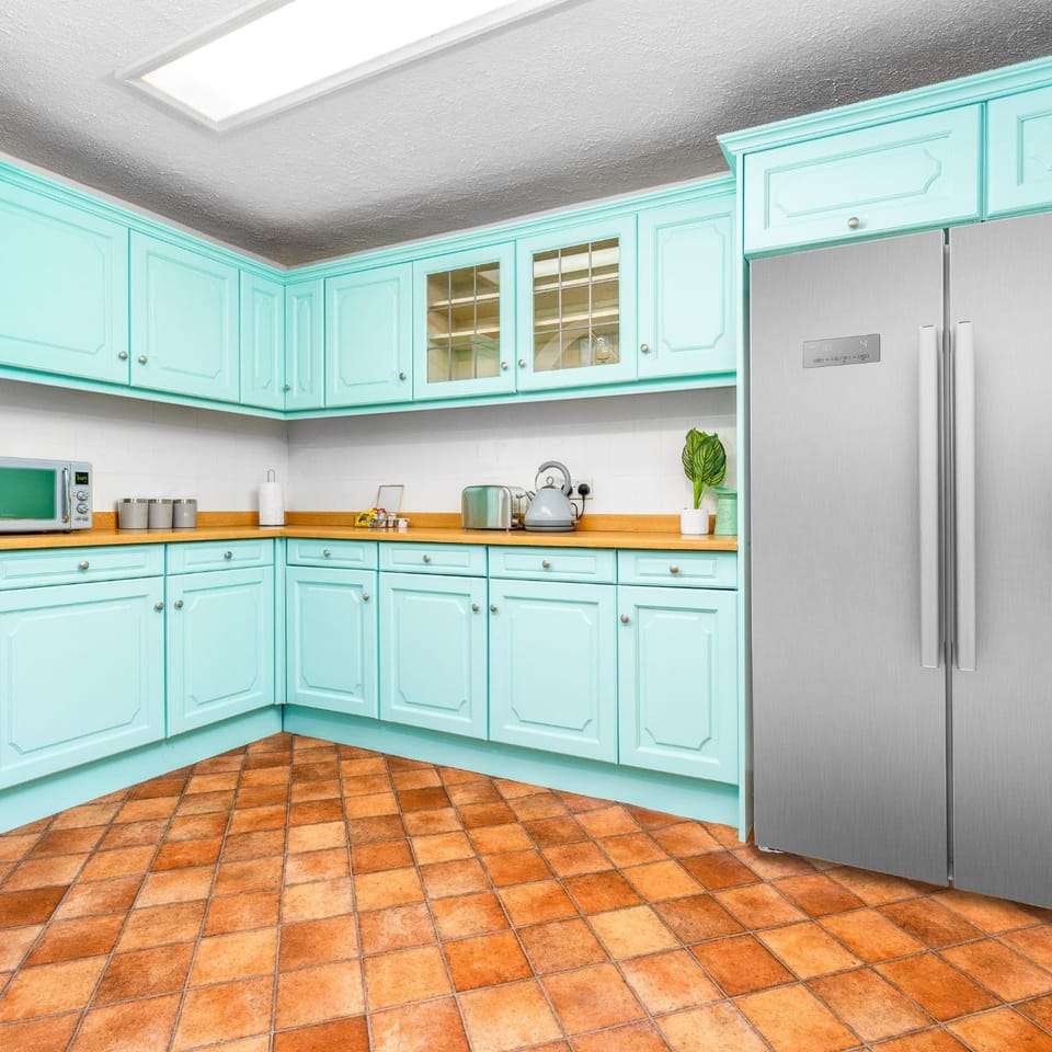 Property building, Kitchen or kitchenette, oven, stove