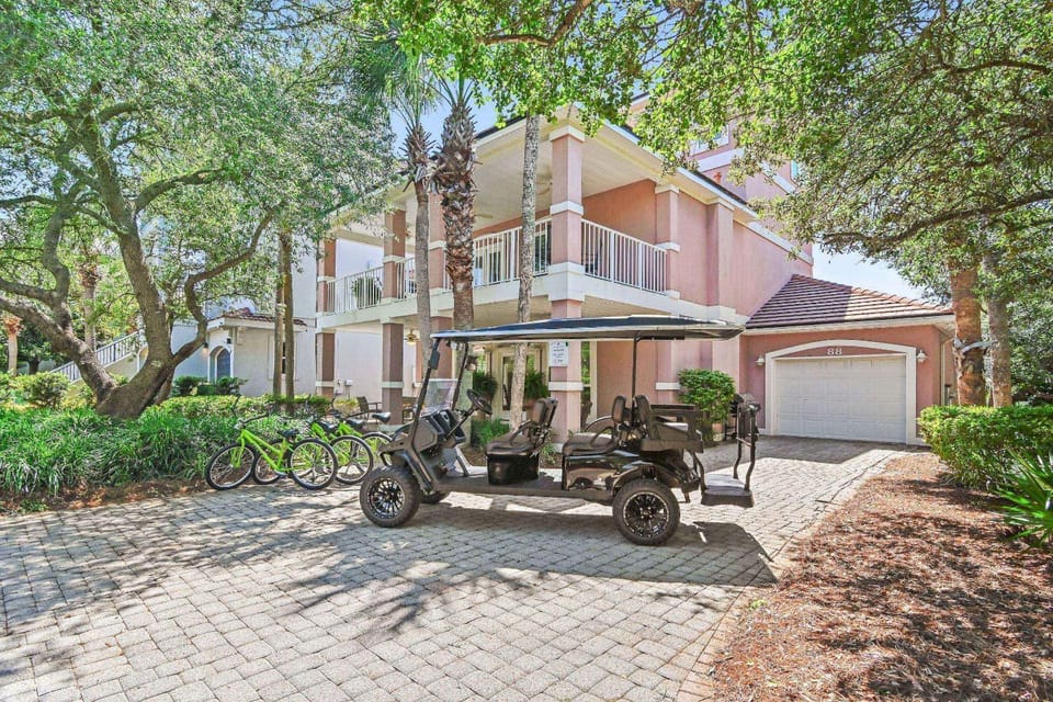 Vista Bluffs 88 ~ The Big Chill House in Destin