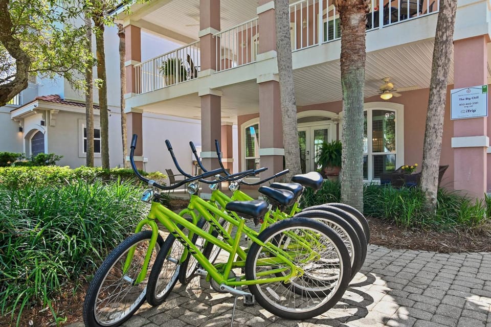 Vista Bluffs 88 ~ The Big Chill House in Destin