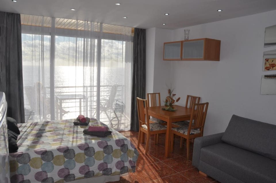 Living room, Sea view