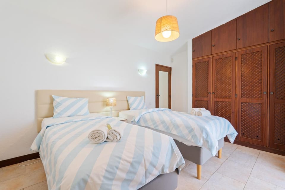 Villa Navegante com Piscina Privada em Vilamoura Villa in Quarteira