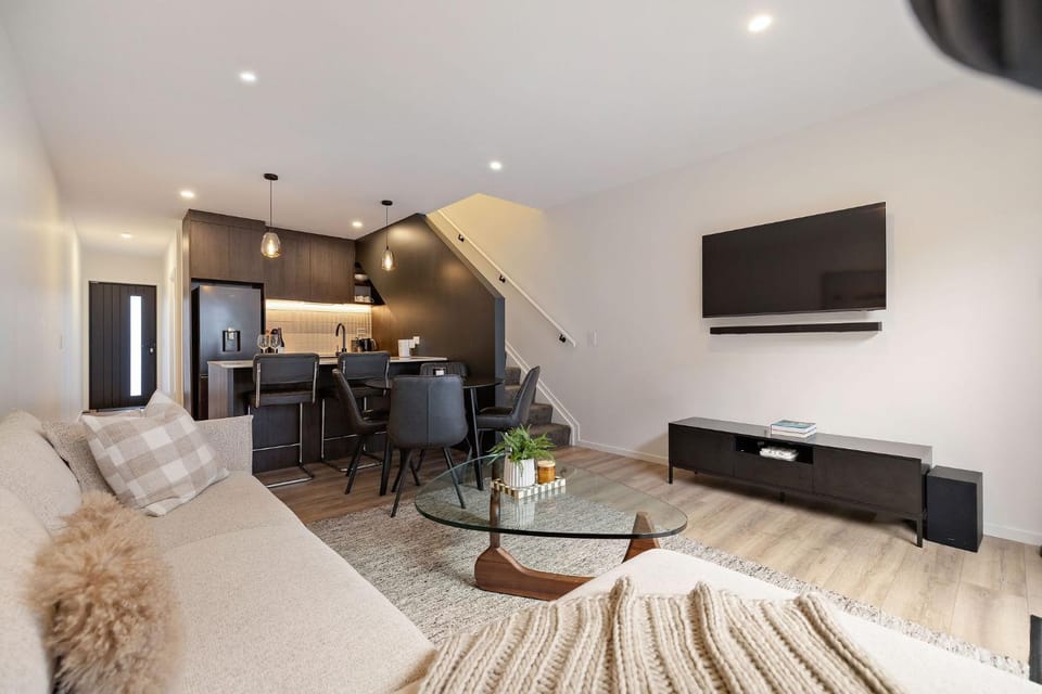 Kitchen or kitchenette, Living room, Dining area