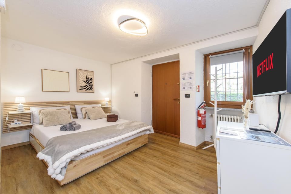 Communal lounge/ TV room, Bed, TV and multimedia, Photo of the whole room, Evening entertainment, Bedroom, towels