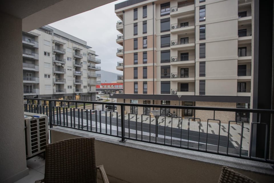Property building, Off site, Day, Neighbourhood, View (from property/room), Balcony/Terrace, Decorative detail, Decorative detail, City view, Street view, Parking