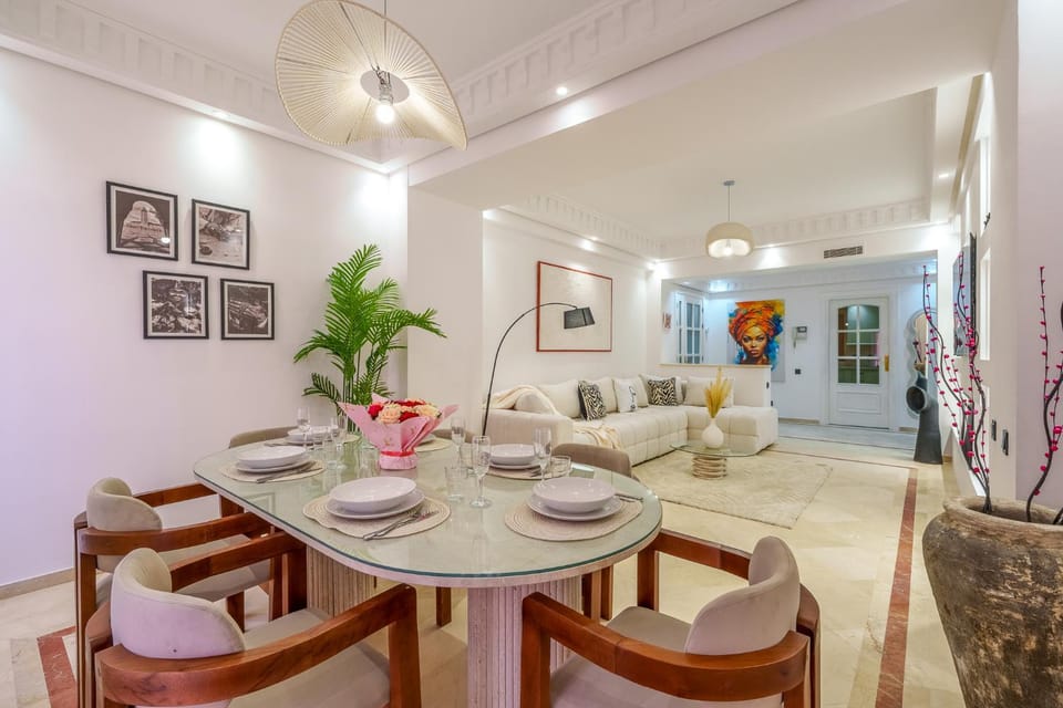 Living room, Dining area