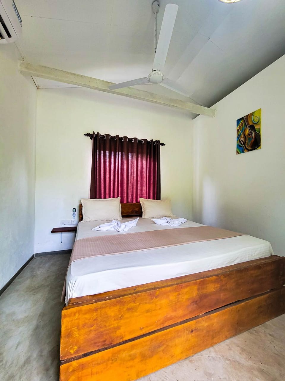 Bed, Photo of the whole room, Bedroom, air conditioner