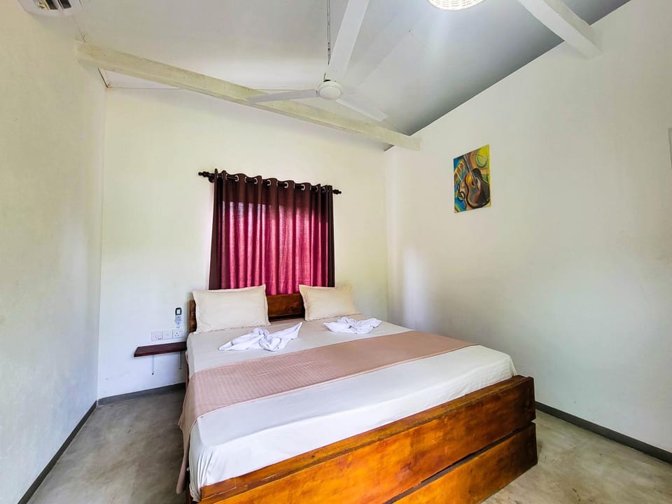 Bed, Photo of the whole room, Bedroom, air conditioner