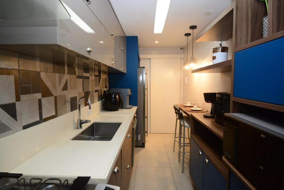02CP Copacabana Quiet Elegance 3 Bedrooms Apartment in Rio de Janeiro