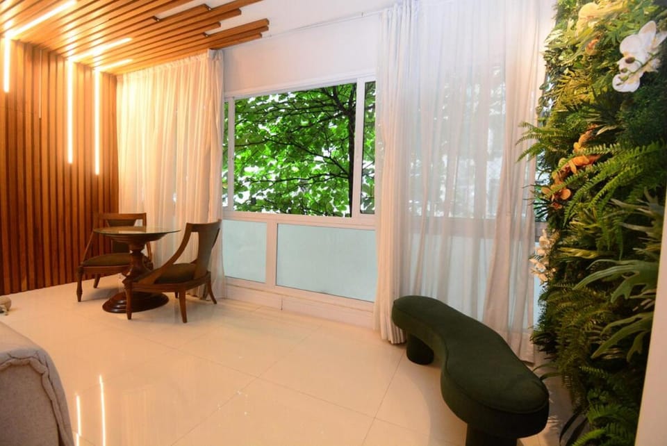 02CP Copacabana Quiet Elegance 3 Bedrooms Apartment in Rio de Janeiro