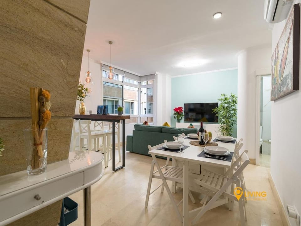 TV and multimedia, Living room, Dining area, air conditioner