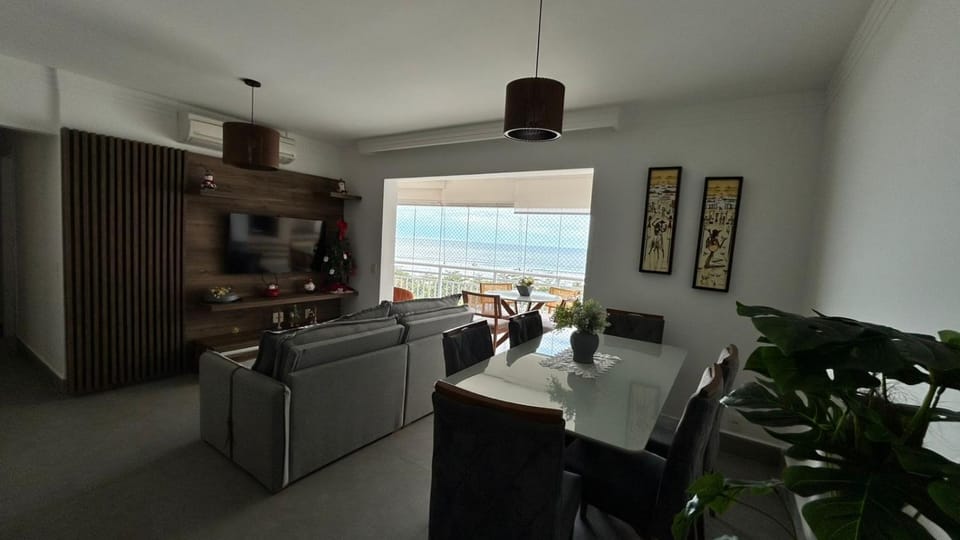 Communal lounge/ TV room, Living room, Sea view